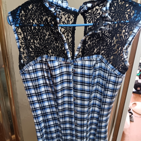 Corset - Picture 2 of 3